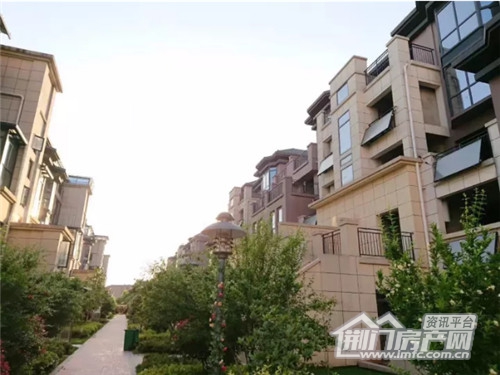 中建·荆南熙园小区内部实景图.jpg
